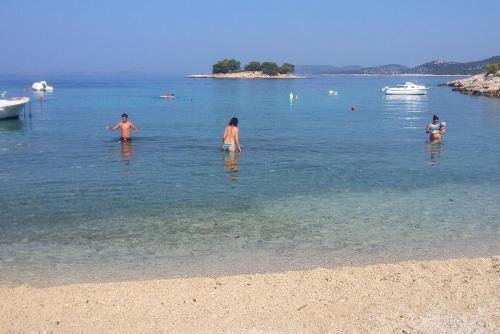Apartments By The Sea Bilo, Primosten - 3090