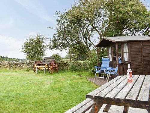 Skipton Shepherd's Hut - Dales View