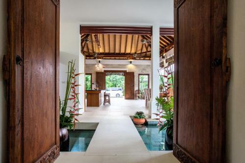 Baan Pinya Chic Three Bedroom Pool Villa
