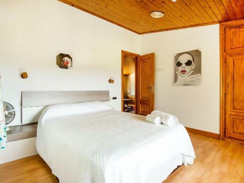 Spacious Holiday Home In Santiago De Compostela With Pool