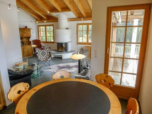 Apartment Tgesa Sartons
