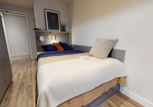 Modern Shared And Private Apartments In Coventry - Iq Weaver Place