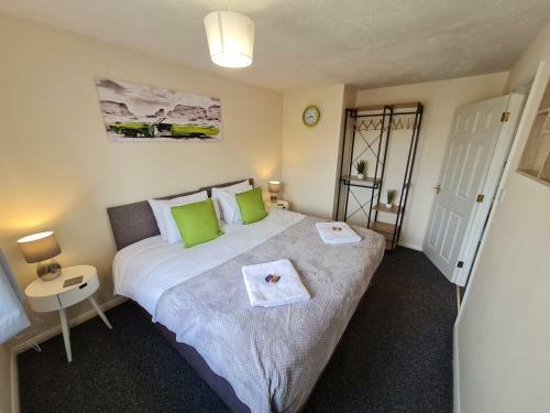 Cosy House With Parking Rwc By Passionfruit Properties