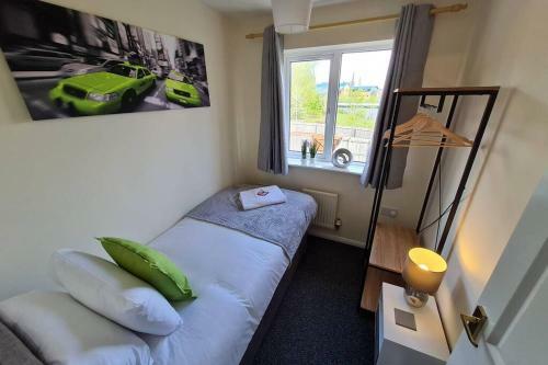 Cosy House With Parking Rwc By Passionfruit Properties