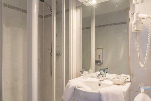 Hotel Logis Hostellerie Des Monts Jura