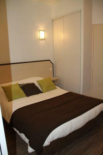 Hotel Logis Hostellerie Des Monts Jura