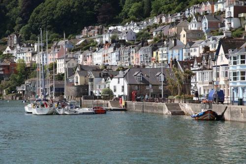 2 Dartview - Close To The Water, River Views, Ground Floor Access