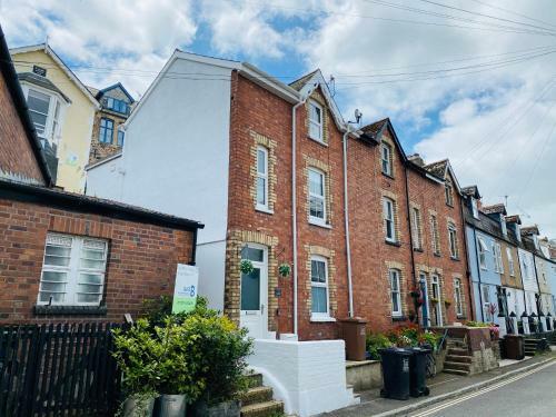 The End House - Cosy And Central (dartmouth)