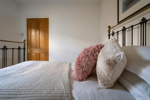 The End House - Cosy And Central (dartmouth)
