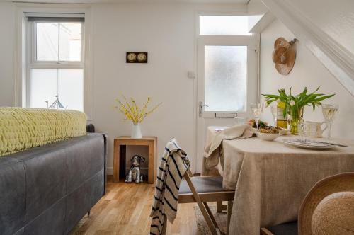 The End House - Cosy And Central (dartmouth)