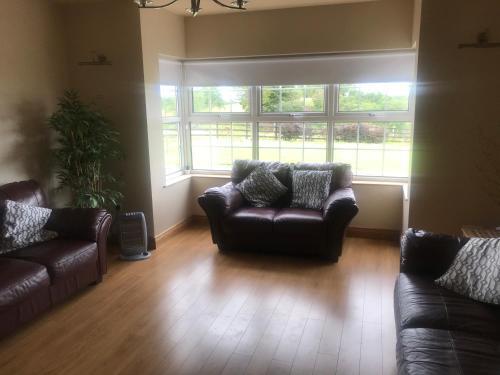 Tranquil Countryside Bungalow With Private Garden!