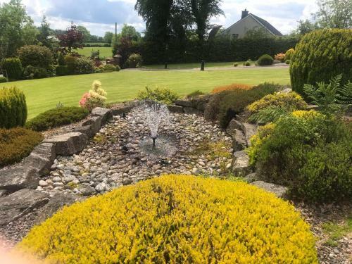 Tranquil Countryside Bungalow With Private Garden!