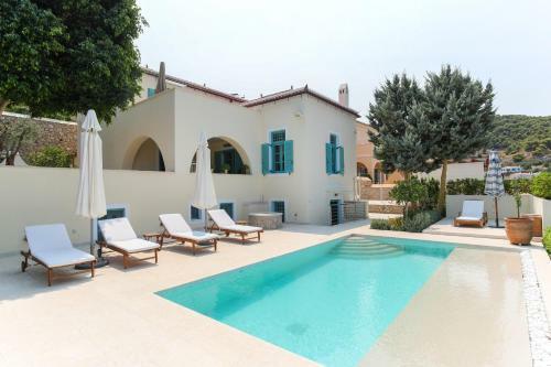 The Great Gatsby 6br Villa Overlooking Spetses Old Town
