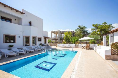 Thymoura Villa