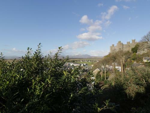 3 Bronwen Terrace