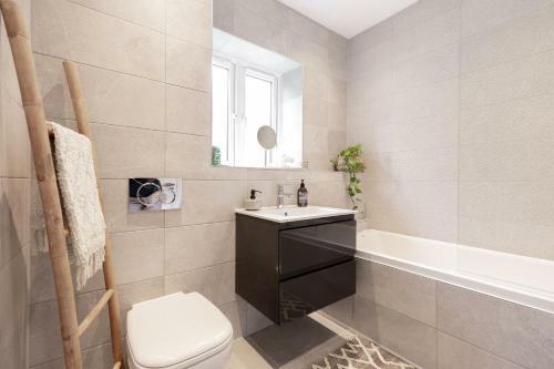 Ideal Home At Moseley Gardens In Fallowfield