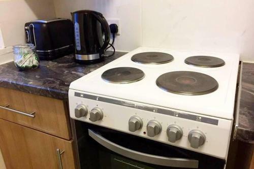 Cosy Bright Studio Apartment In Chorlton Suburbs