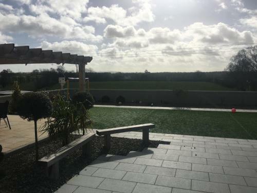 Bed & Breakfast Arvalee Retreat With Outdoor Hottub