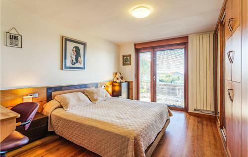 Nice Home In Noalla With Wifi And 3 Bedrooms