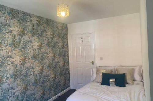 Silver Stag, Large 2 Bedroom Apartment With Designated Parking