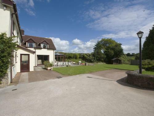 Valley House