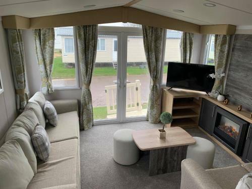 3 Bed Presitage Caravan Doniford Bay