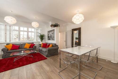 London House