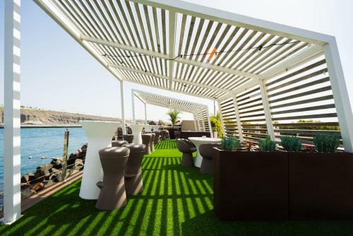Fabulous Bungalow , Wifi, Swimming Pool And Beach