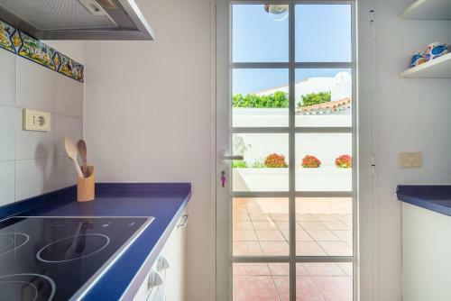 Fabulous Bungalow , Wifi, Swimming Pool And Beach