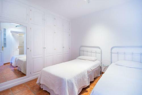 Fabulous Bungalow , Wifi, Swimming Pool And Beach