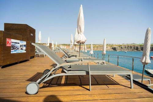 Fabulous Bungalow , Wifi, Swimming Pool And Beach