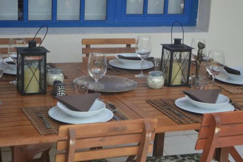 Fabulous Bungalow , Wifi, Swimming Pool And Beach
