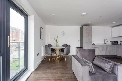 Modern And Stylish 2 Bedroom York Apartment