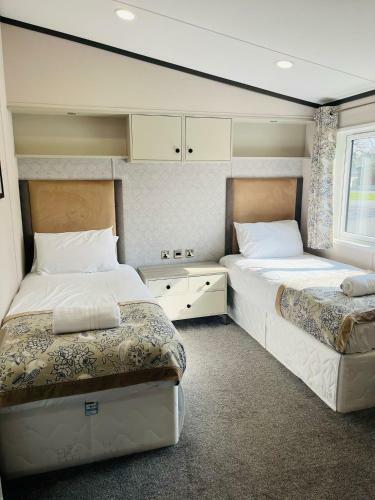 Brackencroft Lodge With Hot Tub
