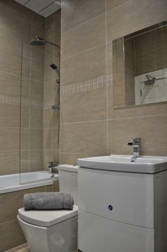 Apartment 4 Hamilton Square