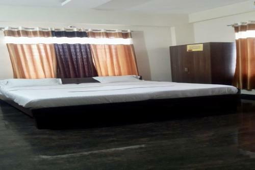 Oyo 84664 Chalukya Comforts Bk Hotel