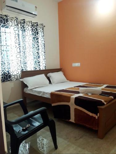 Oyo 84664 Chalukya Comforts Bk Hotel