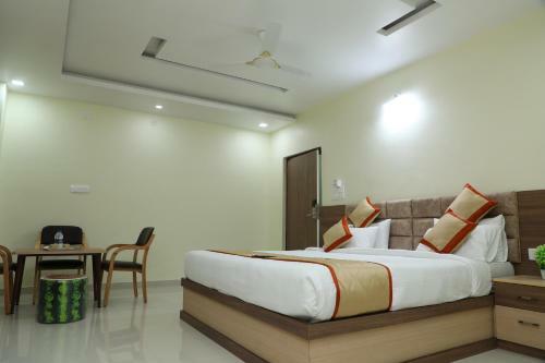 Hotel 8th Mile Suites