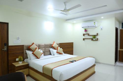Hotel 8th Mile Suites
