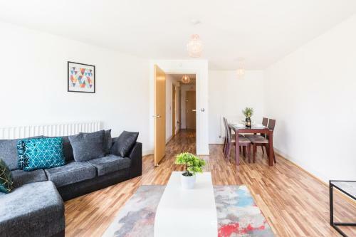 Haus Spacious Parkside Balcony Apartment, Wifi, Smart Tv