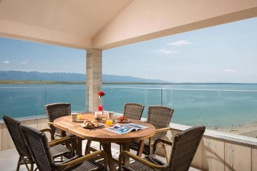 Apartments By The Sea Vir - 19422