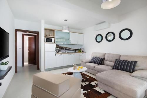 Apartments By The Sea Vir - 19422