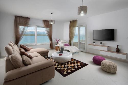 Apartments By The Sea Vir - 19422