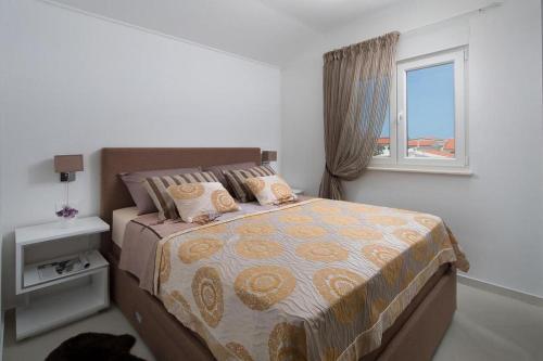 Apartments By The Sea Vir - 19422
