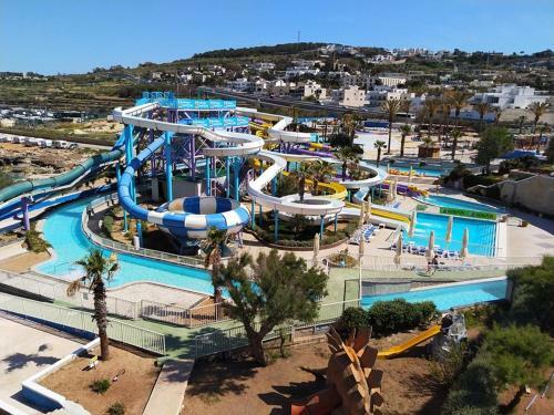 Superb Seafront Family Apartment