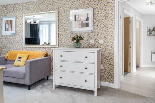 Luxury 2bed Spacious Apartment- City Centre- Free Parking