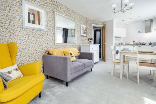 Luxury 2bed Spacious Apartment- City Centre- Free Parking