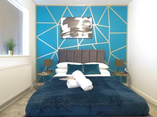 Tudors E Suites 4 Bedroom House With Garden