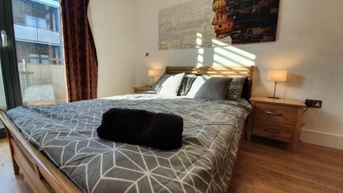 Modern Arcadian Centre Apartment 2 Bed / Balcony