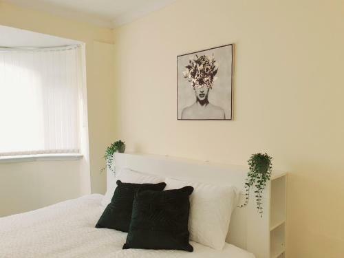 Spacious Birmingham 4 Bed House With Parking And Wifi